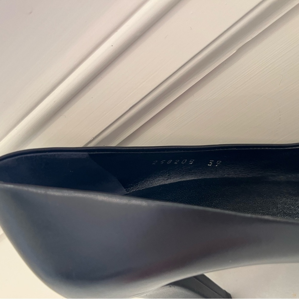 Authentic Gucci Pumps - Picture 11 of 12